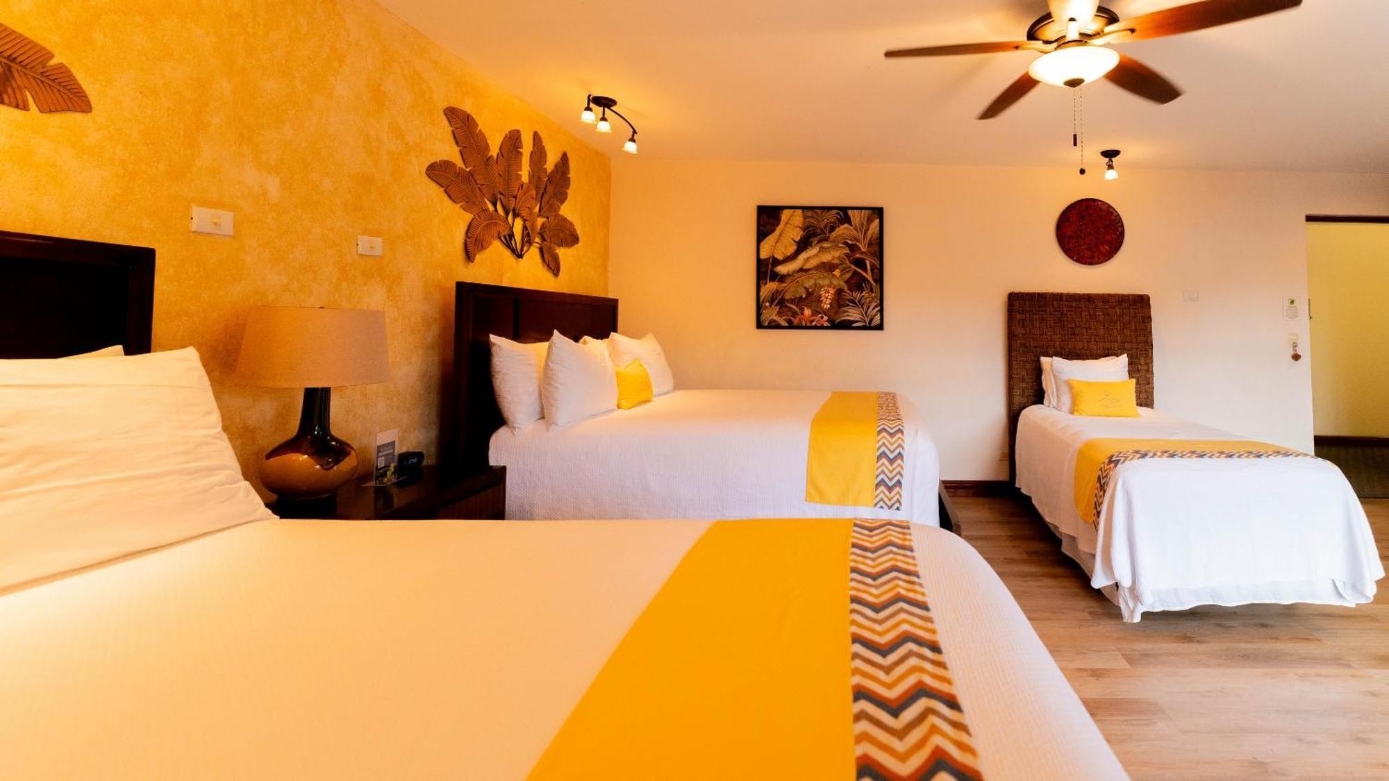 Buena Vista Chic Hotel Pilas Szoba fotó