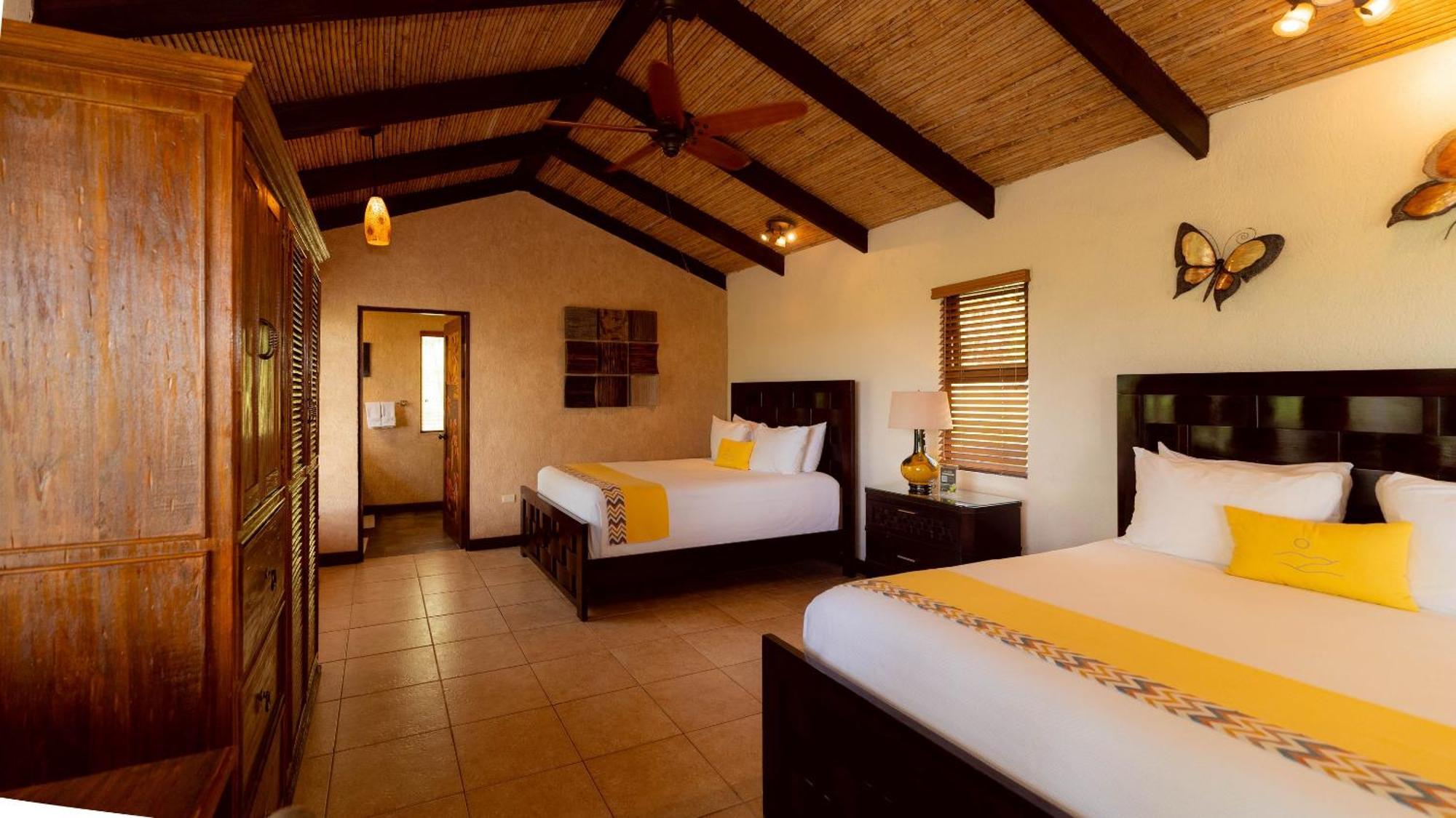 Buena Vista Chic Hotel Pilas Szoba fotó