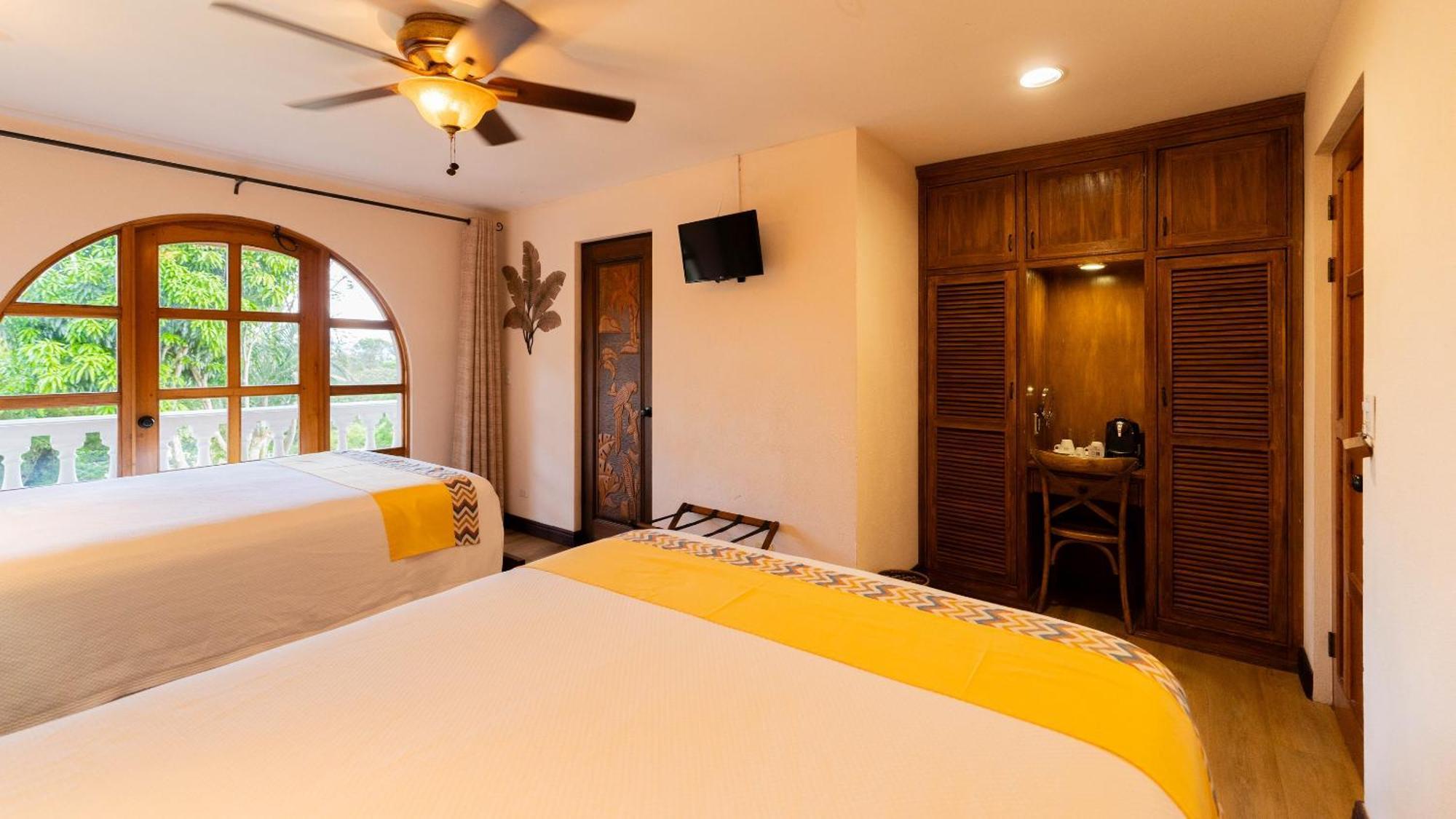 Buena Vista Chic Hotel Pilas Szoba fotó